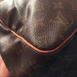 Louis Vuitton Bags - Louis Vuitton Speedy 30 Bag (Vintage) Louis Vuitton Bags - Louis Vuitton Speedy 30 Bag (Vintage)